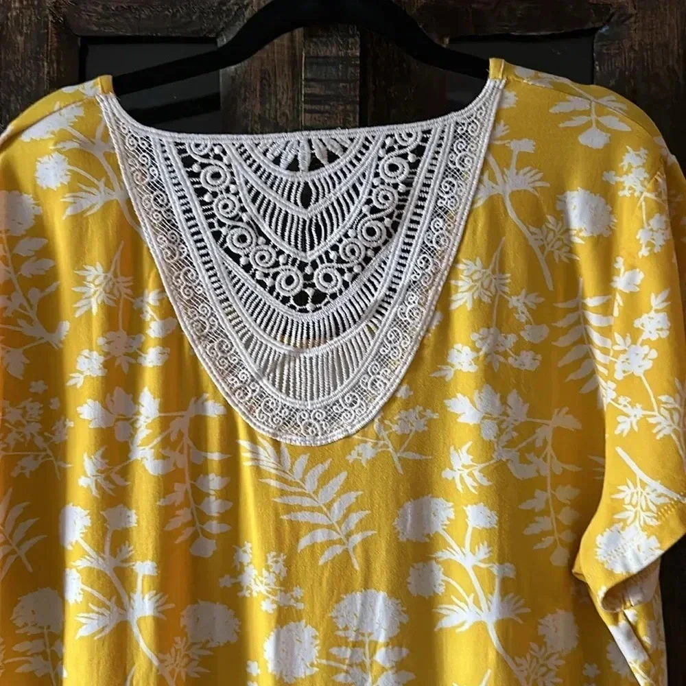 Bobbie Brooks Short Sleeve Lace-Back Floral Print Shift Sun-Dress - 1X - Picture 4 of 4